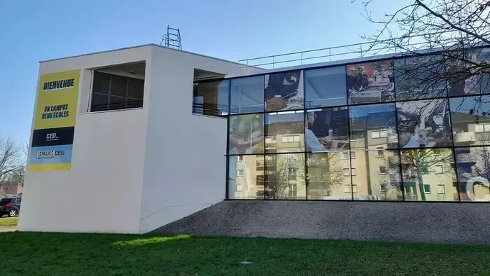 ISMANS CESI campus building with a welcome banner